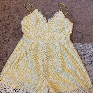Lace Romper 🍋